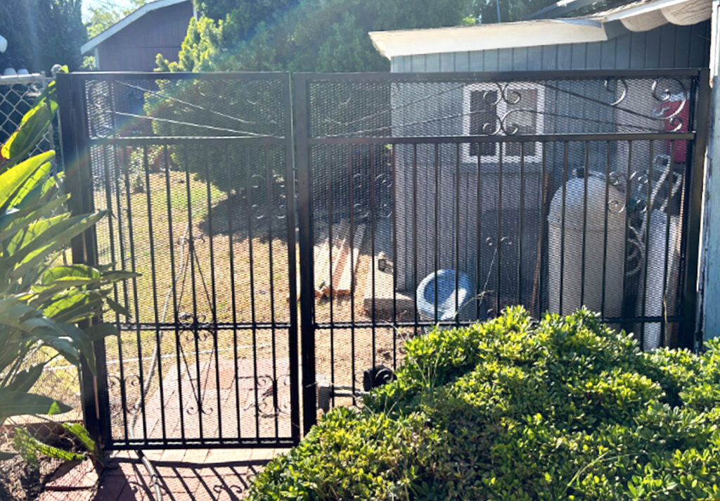 Custom Fence Company Orange County