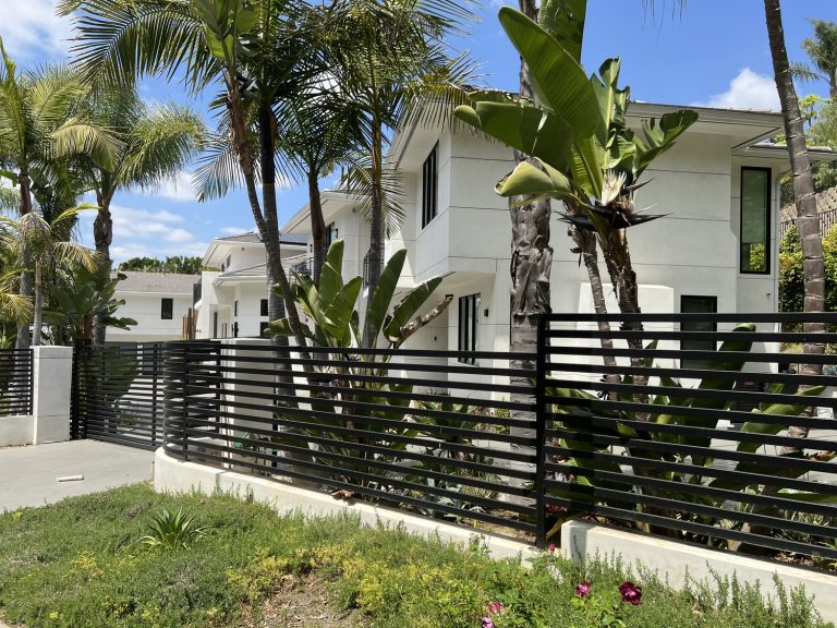 Horizontal Fence Design