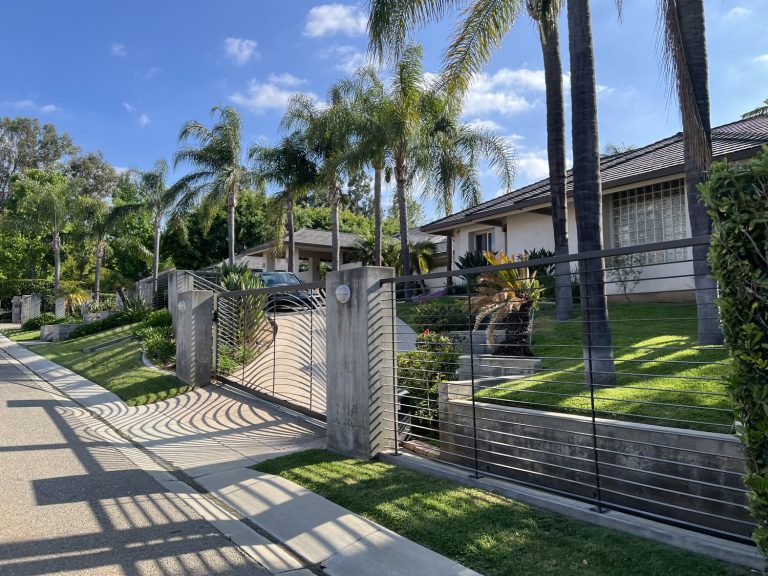 Horizontal Fence Design