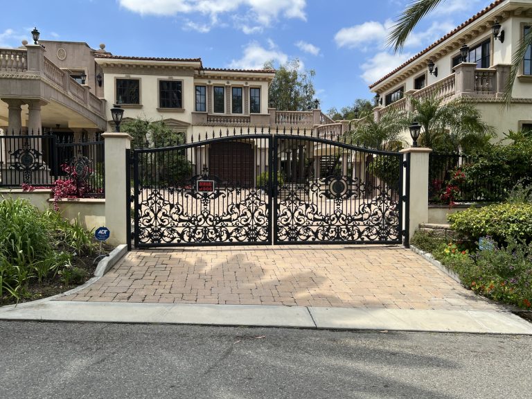 Contemporary Metal Fence Design