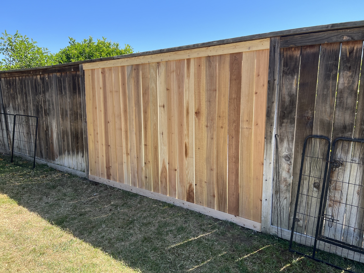 Residential Fence Company In Orange County CA 2 Wood Fence Repairs For Homeowners