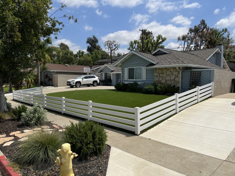 Vinyl Ranch Rail Fencing
